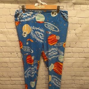 LuLaRoe SPACE leggings Tall & Curvy. Rare print.